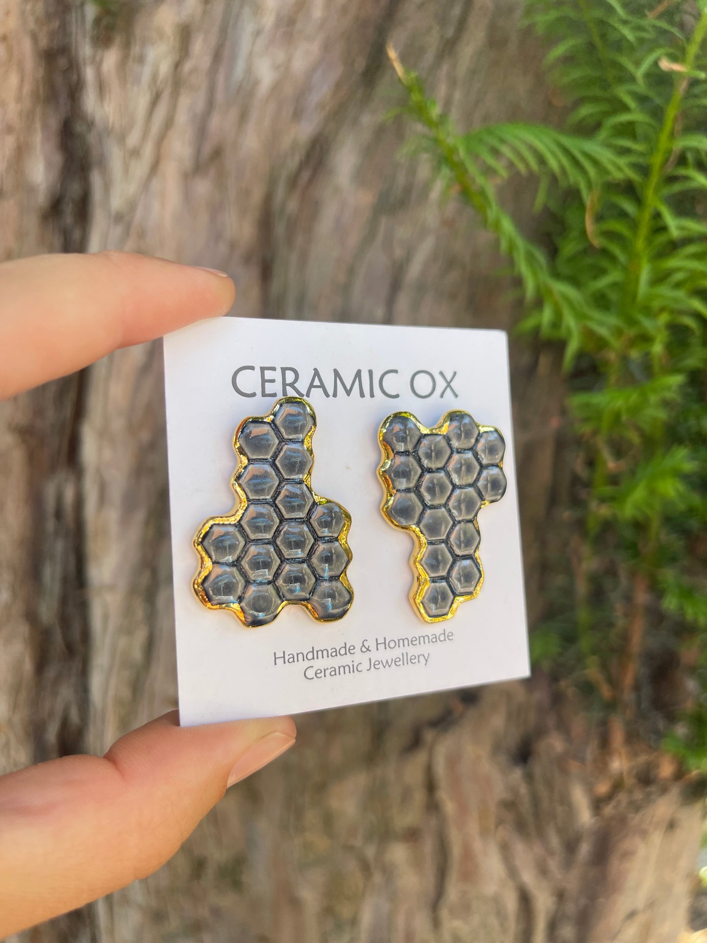Honeycomb asymmetric statement studs
