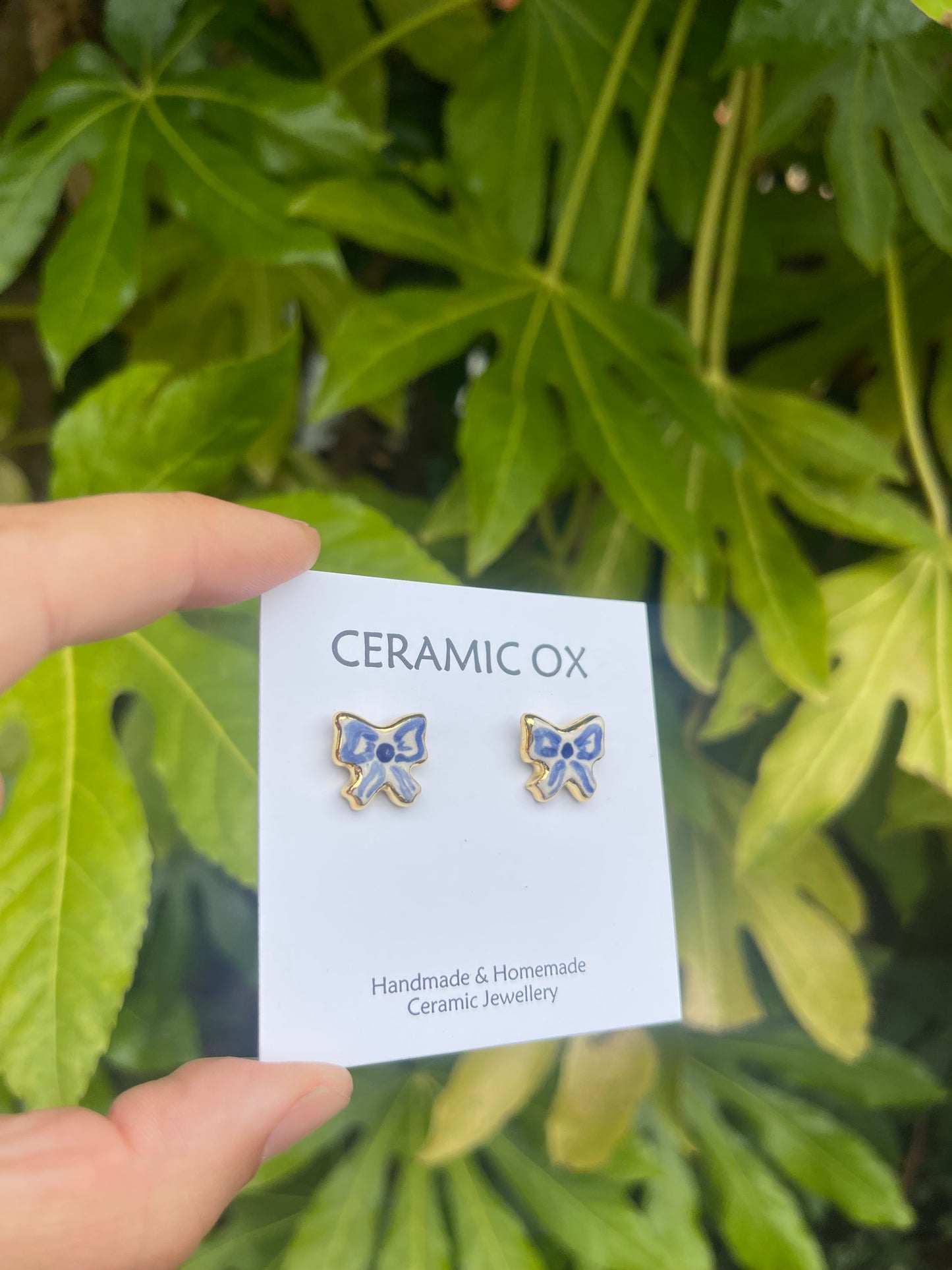 Ribbon studs