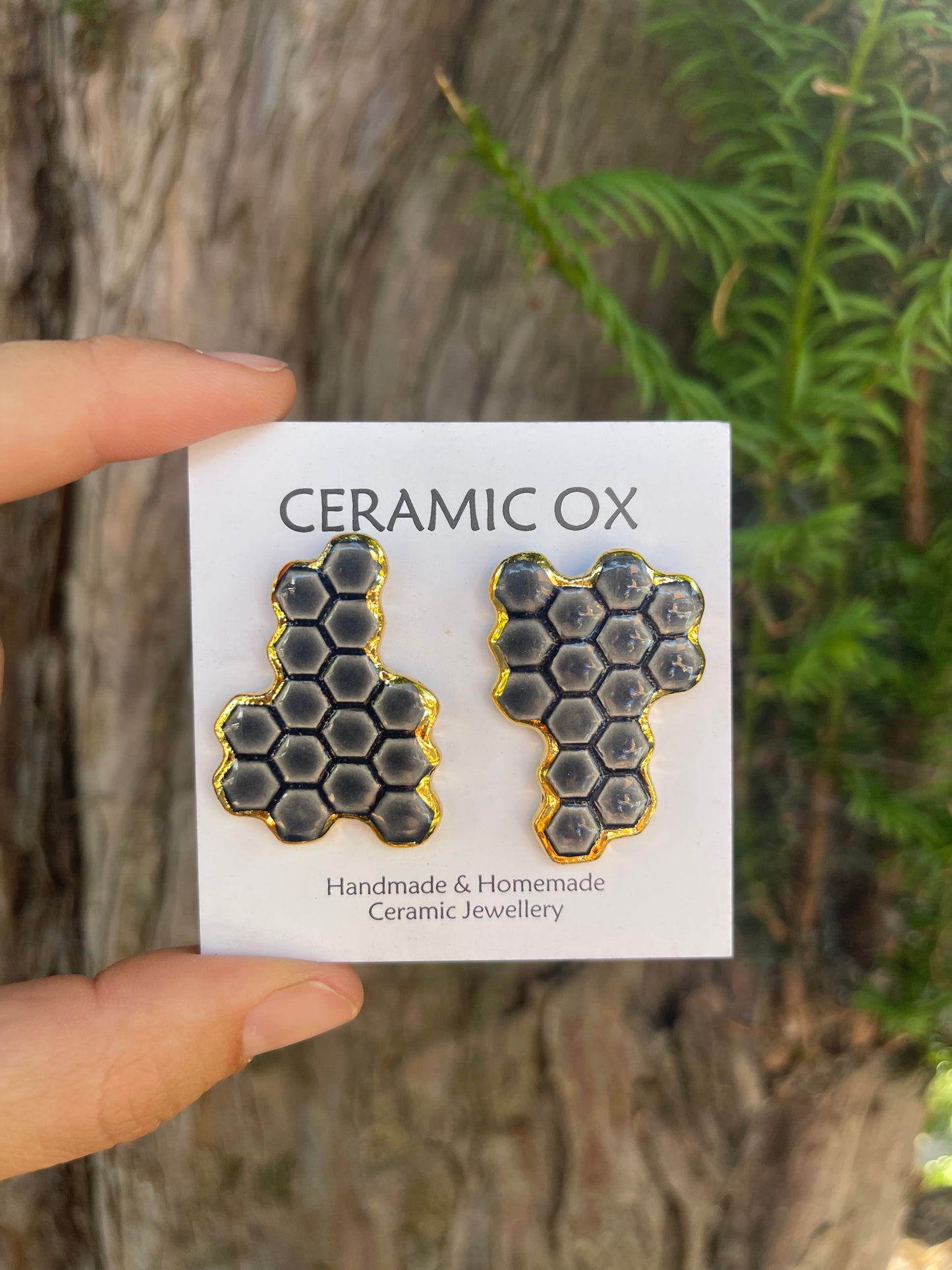 Honeycomb asymmetric statement studs