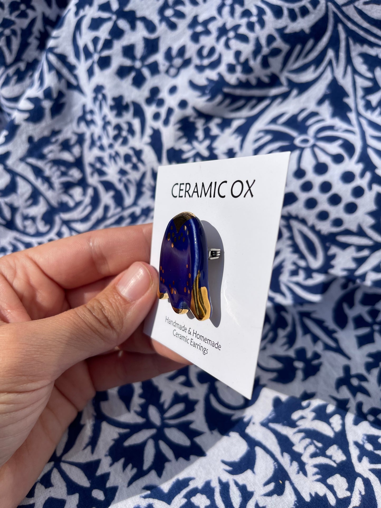 Cobalt blue tulip brooch
