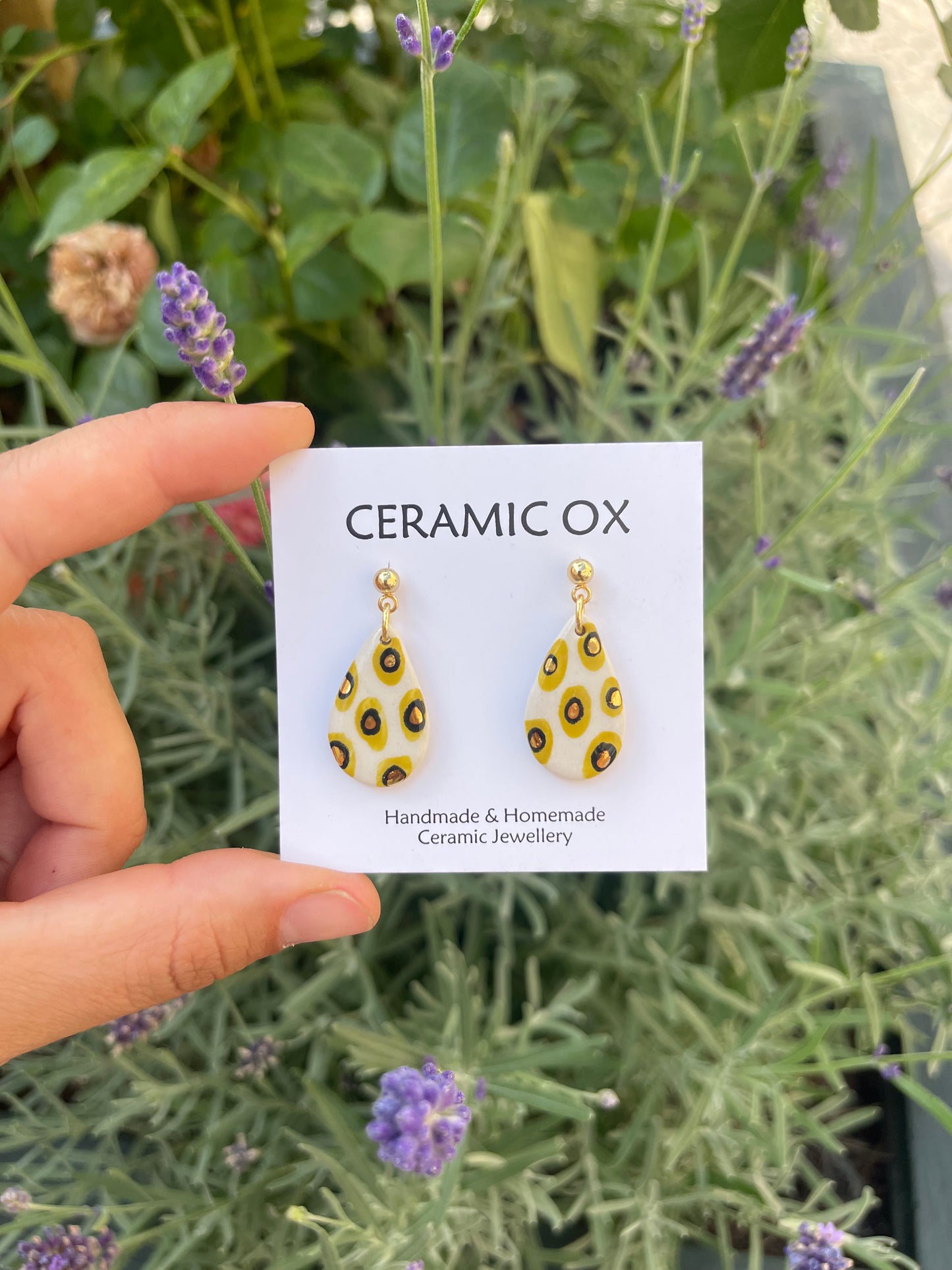 Bumble bee dot teardrops