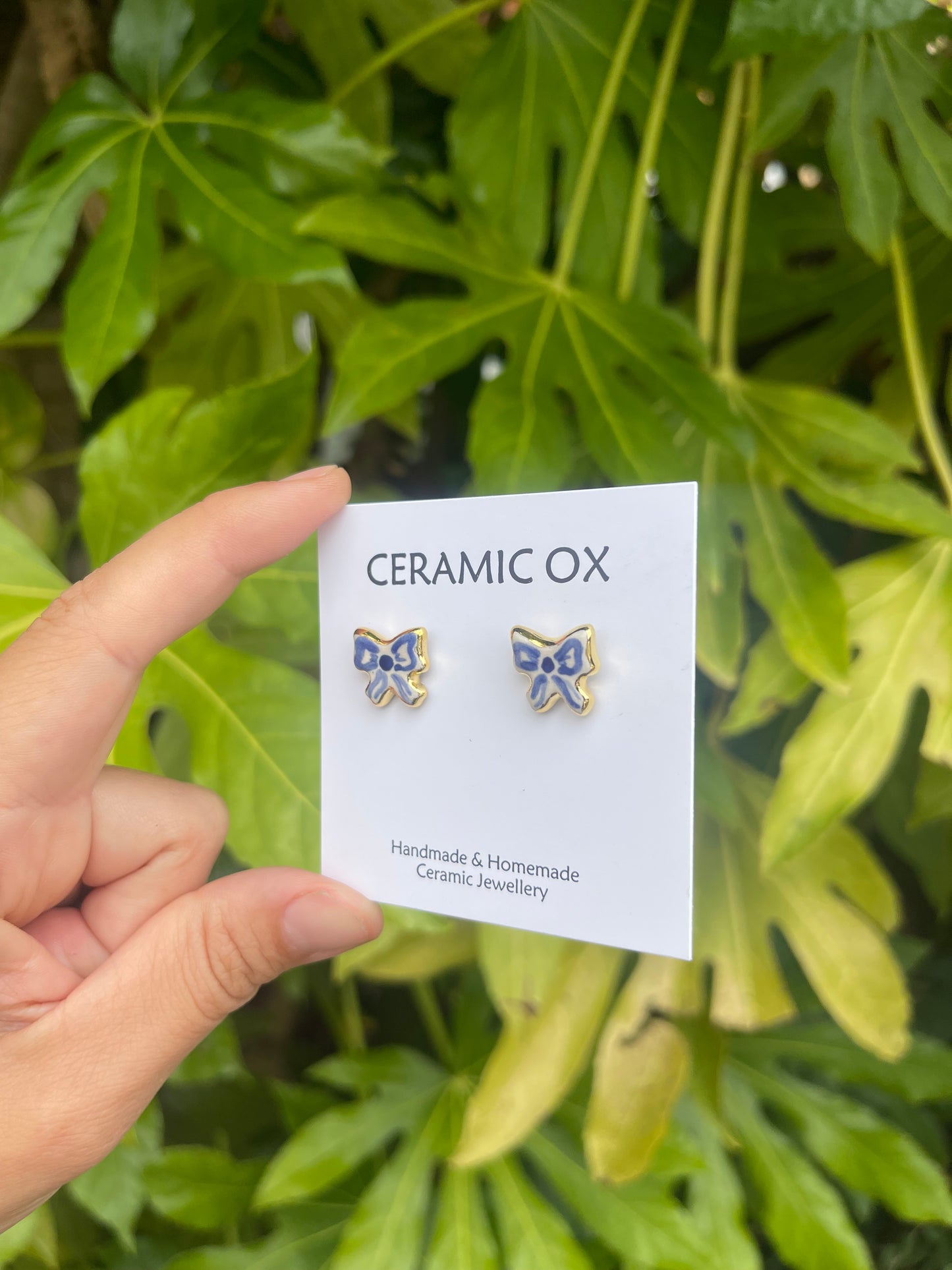 Ribbon studs