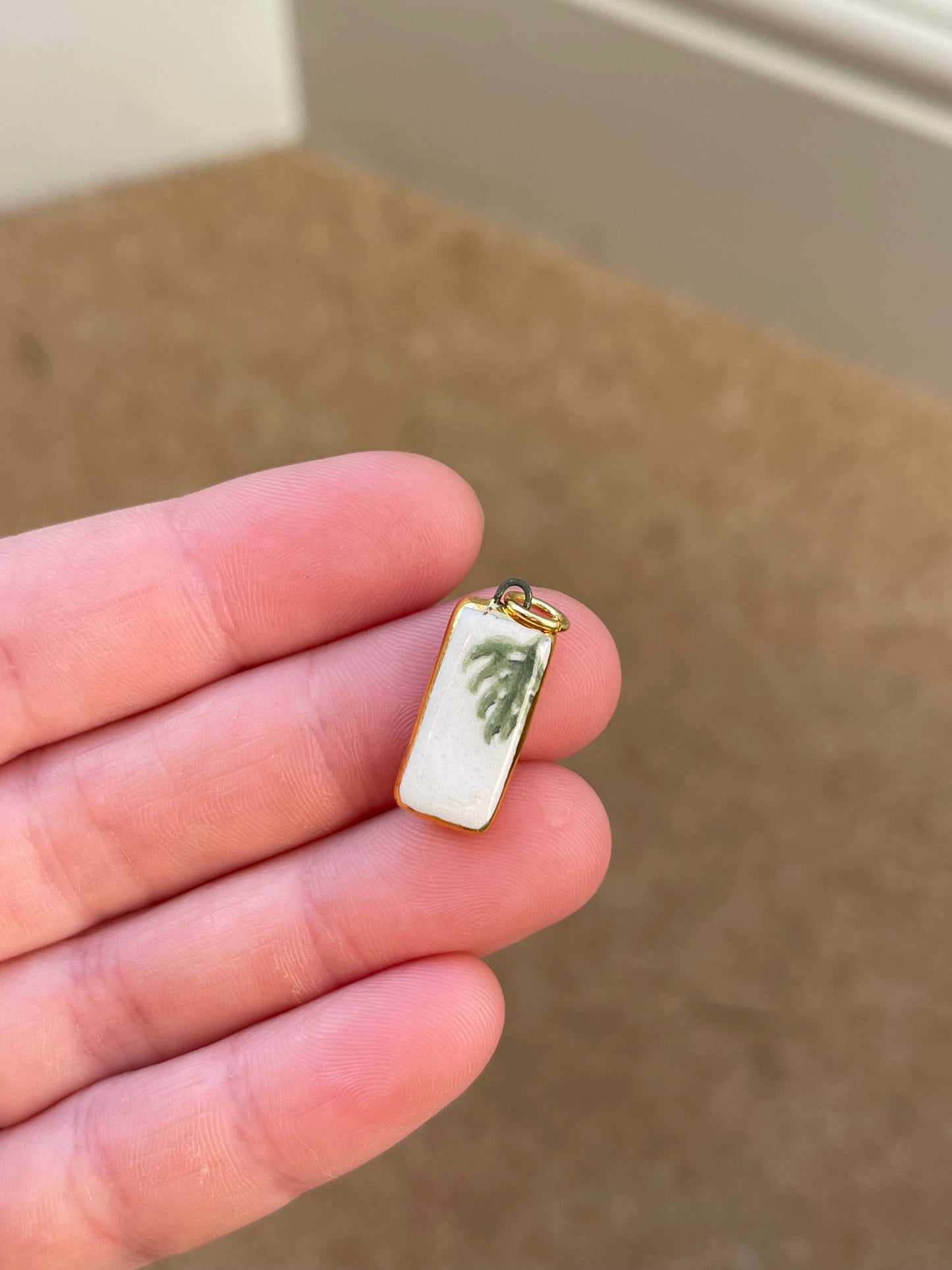 ‘Monstera’ pendant charm
