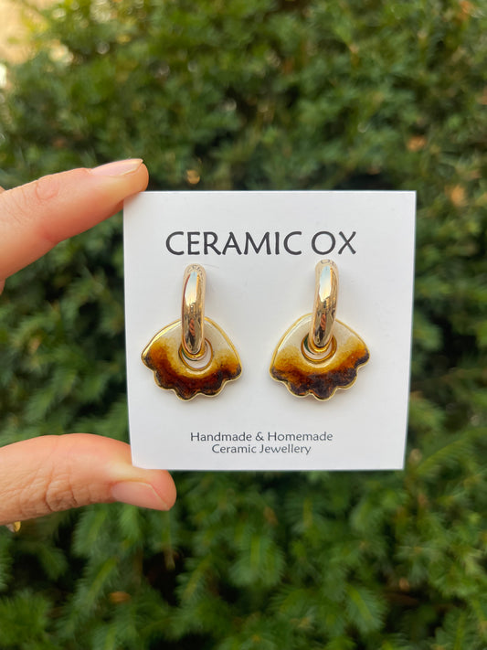 Ombré shells on chunky gold hoops