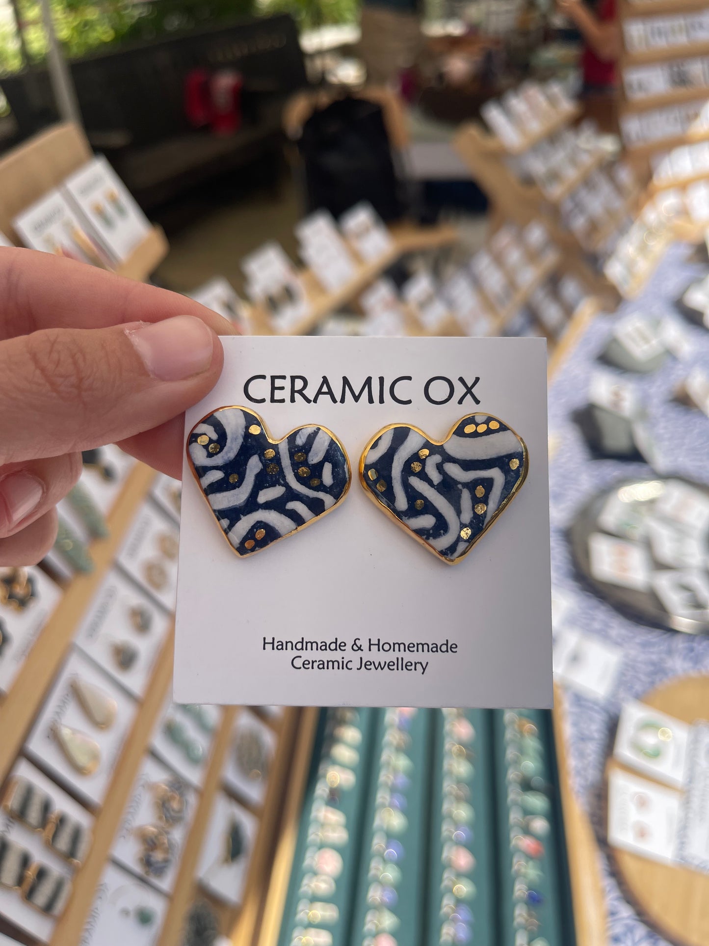 Random patter large heart studs