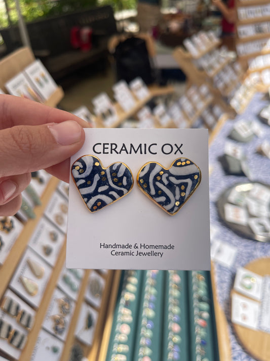 Random patter large heart studs