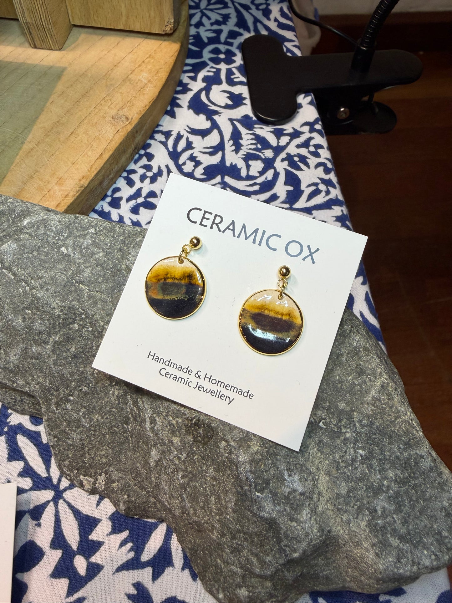 Black ombré circles