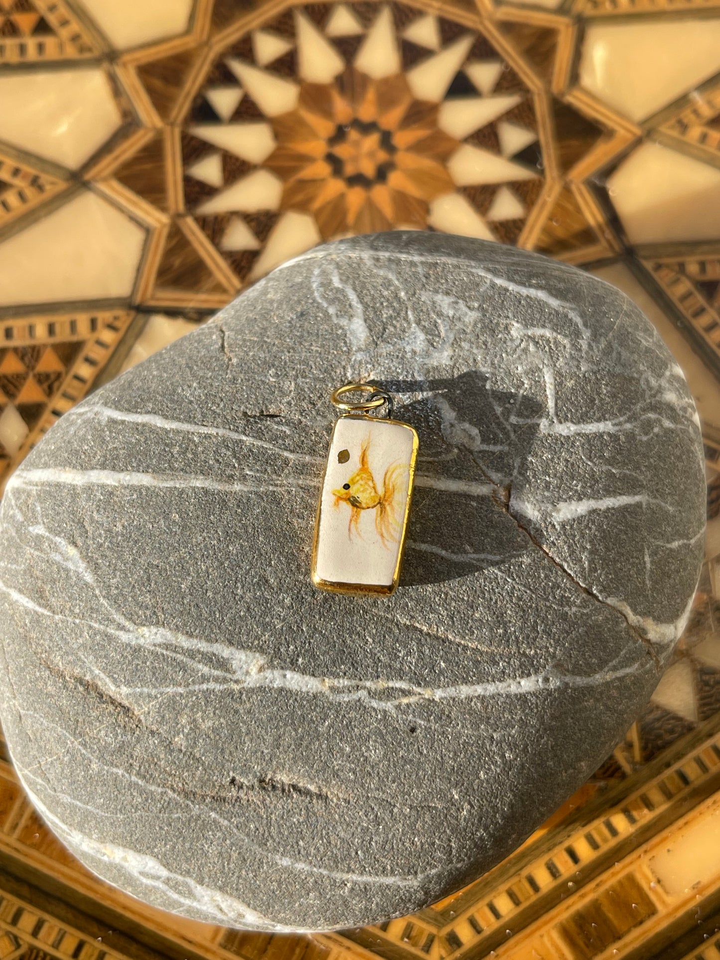 ‘Goldfish in a rectangle’ pendant charm