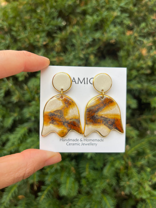 Ombré flowers dangly studs