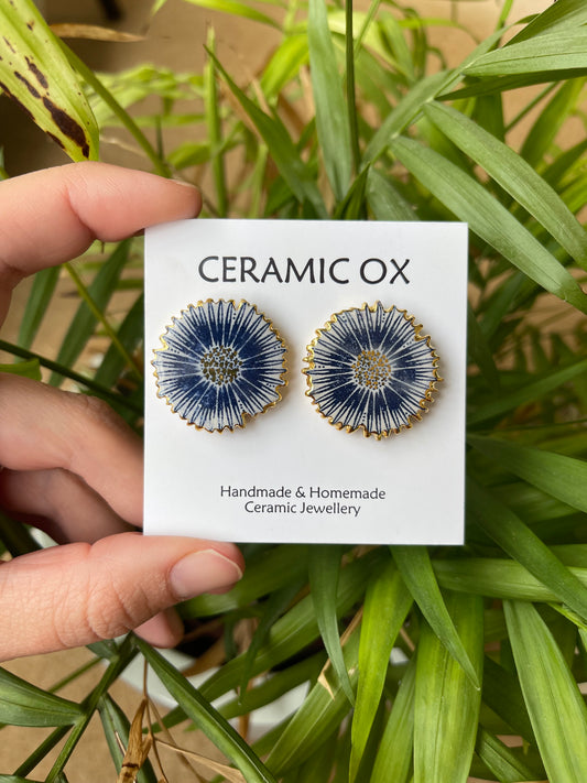Large daisy studs