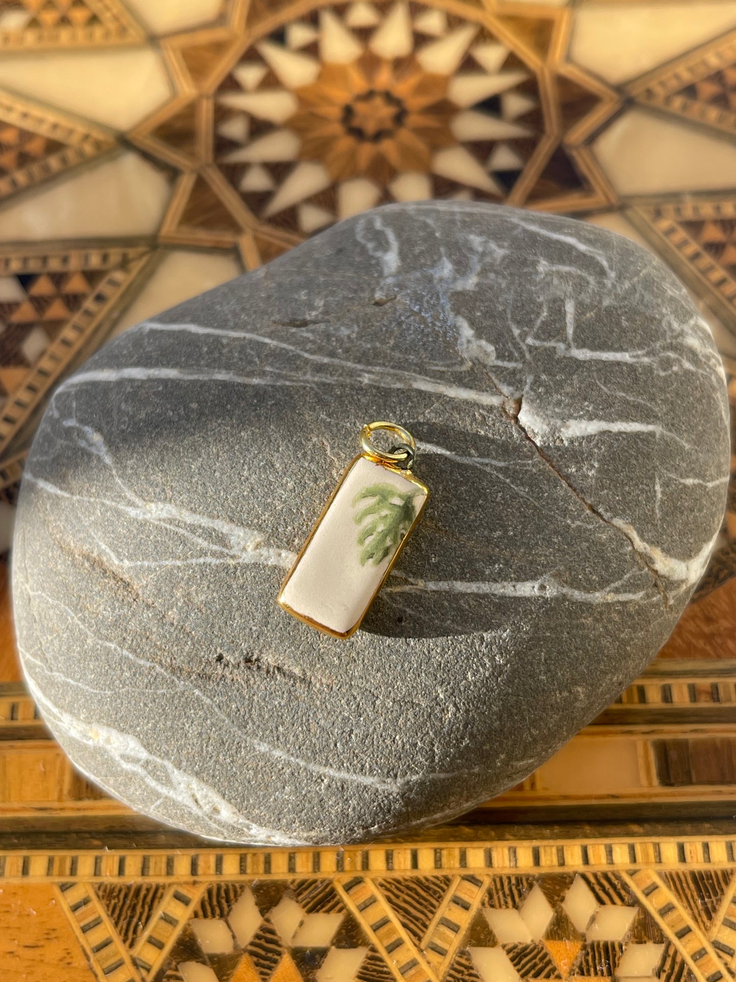 ‘Monstera’ pendant charm