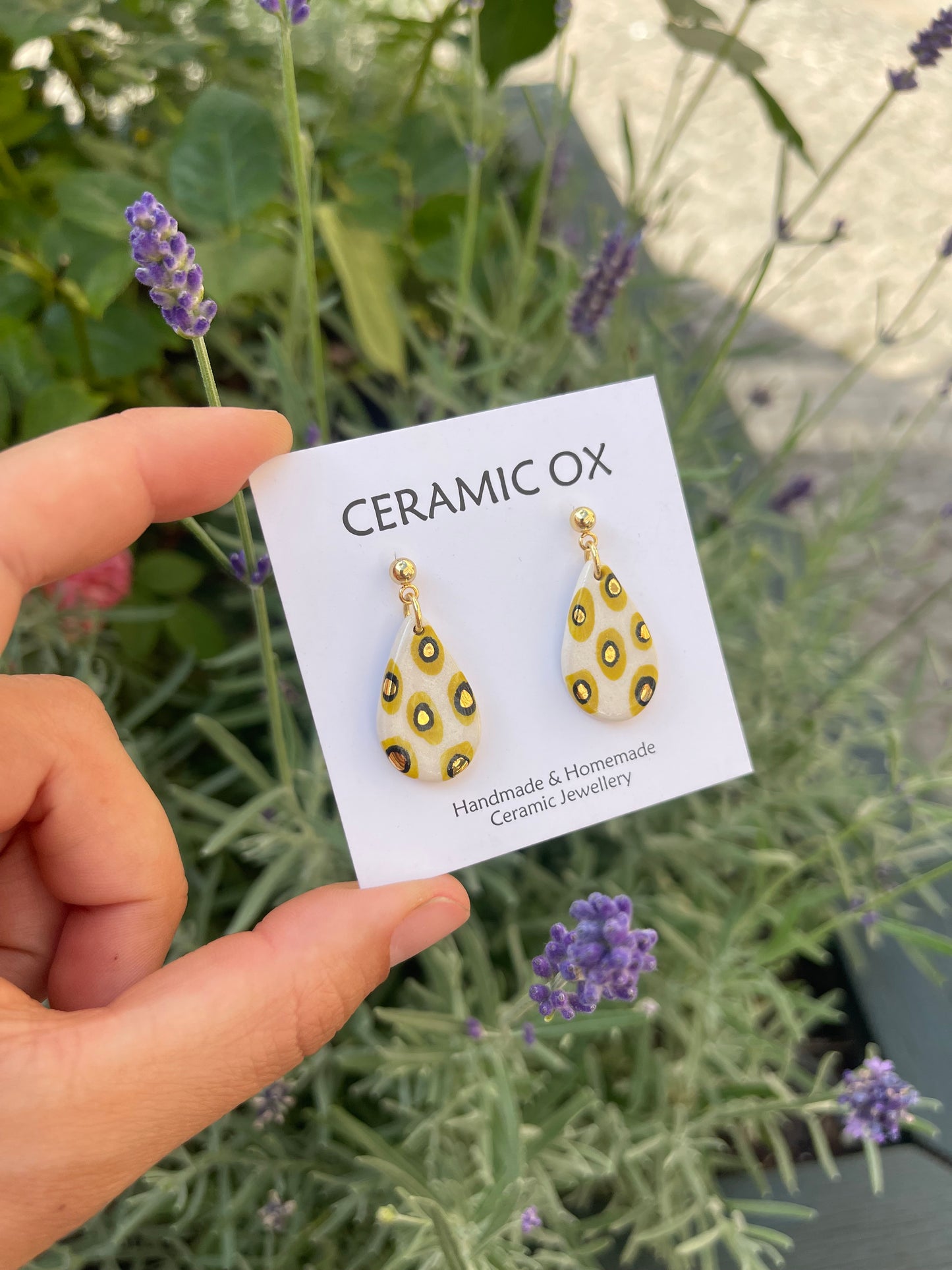 Bumble bee dot teardrops