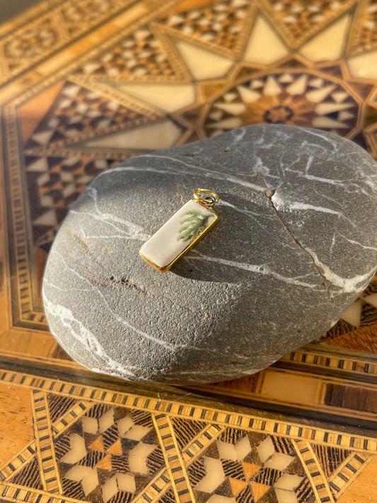 ‘Monstera’ pendant charm