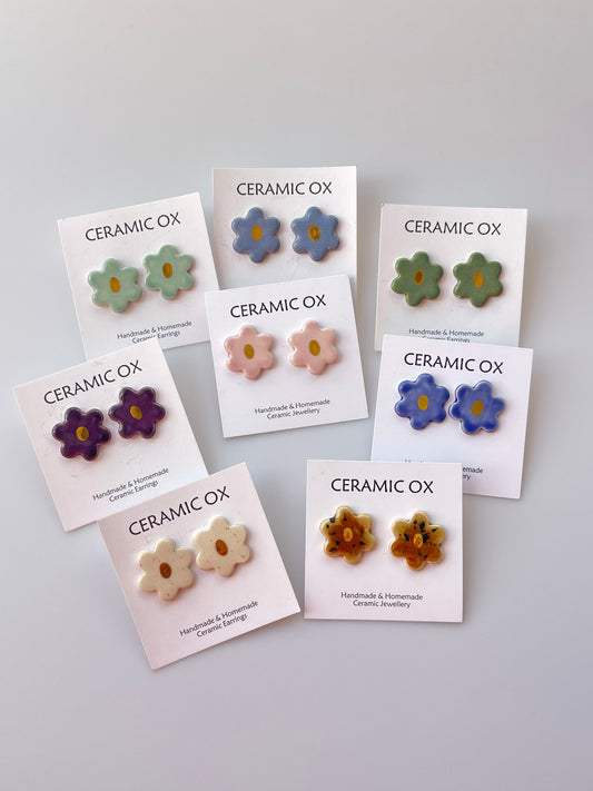 Daisy flower studs