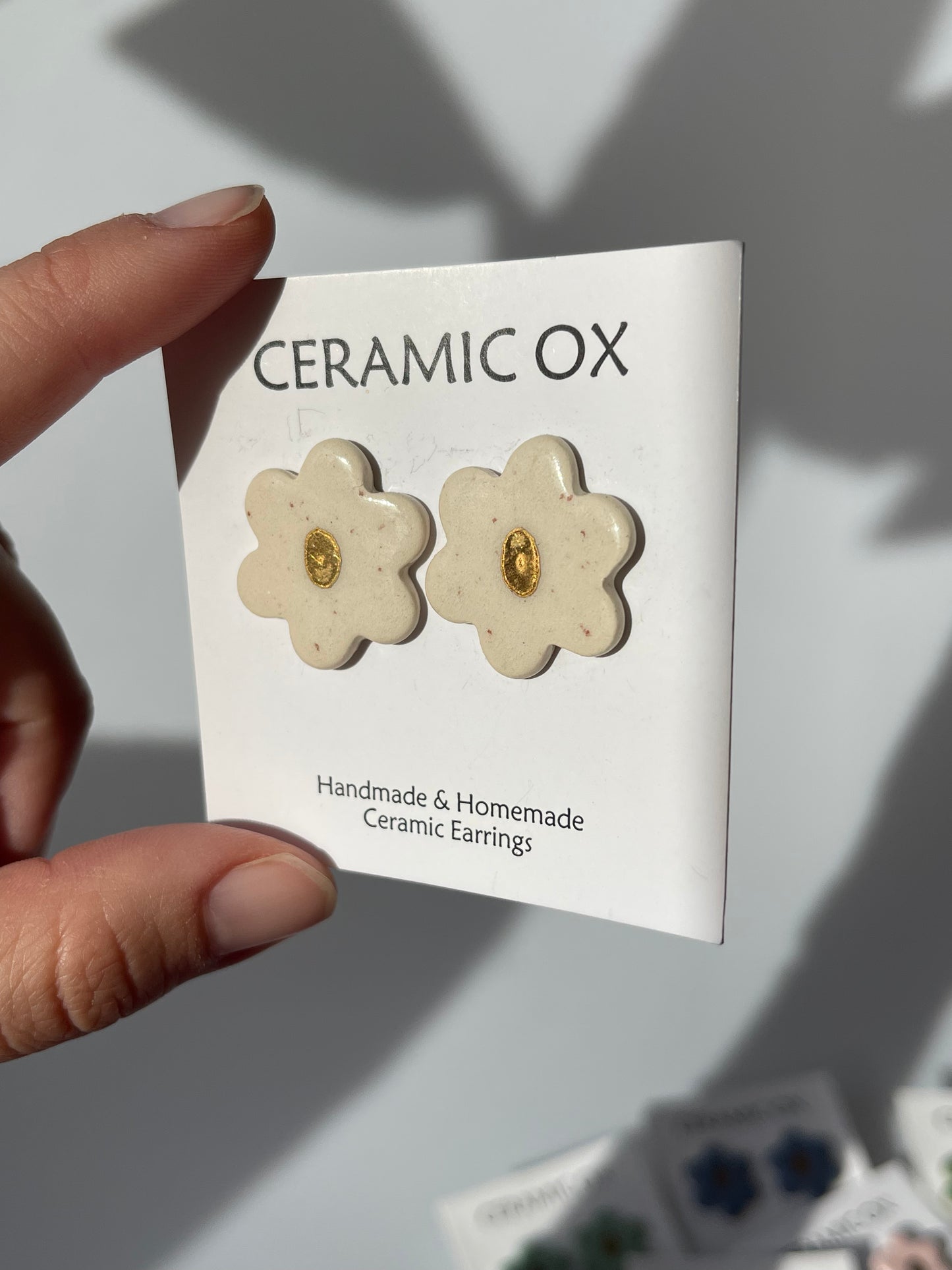 Daisy flower studs