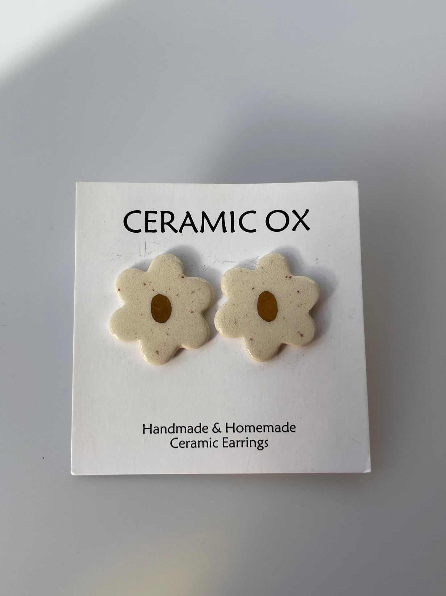 Daisy flower studs