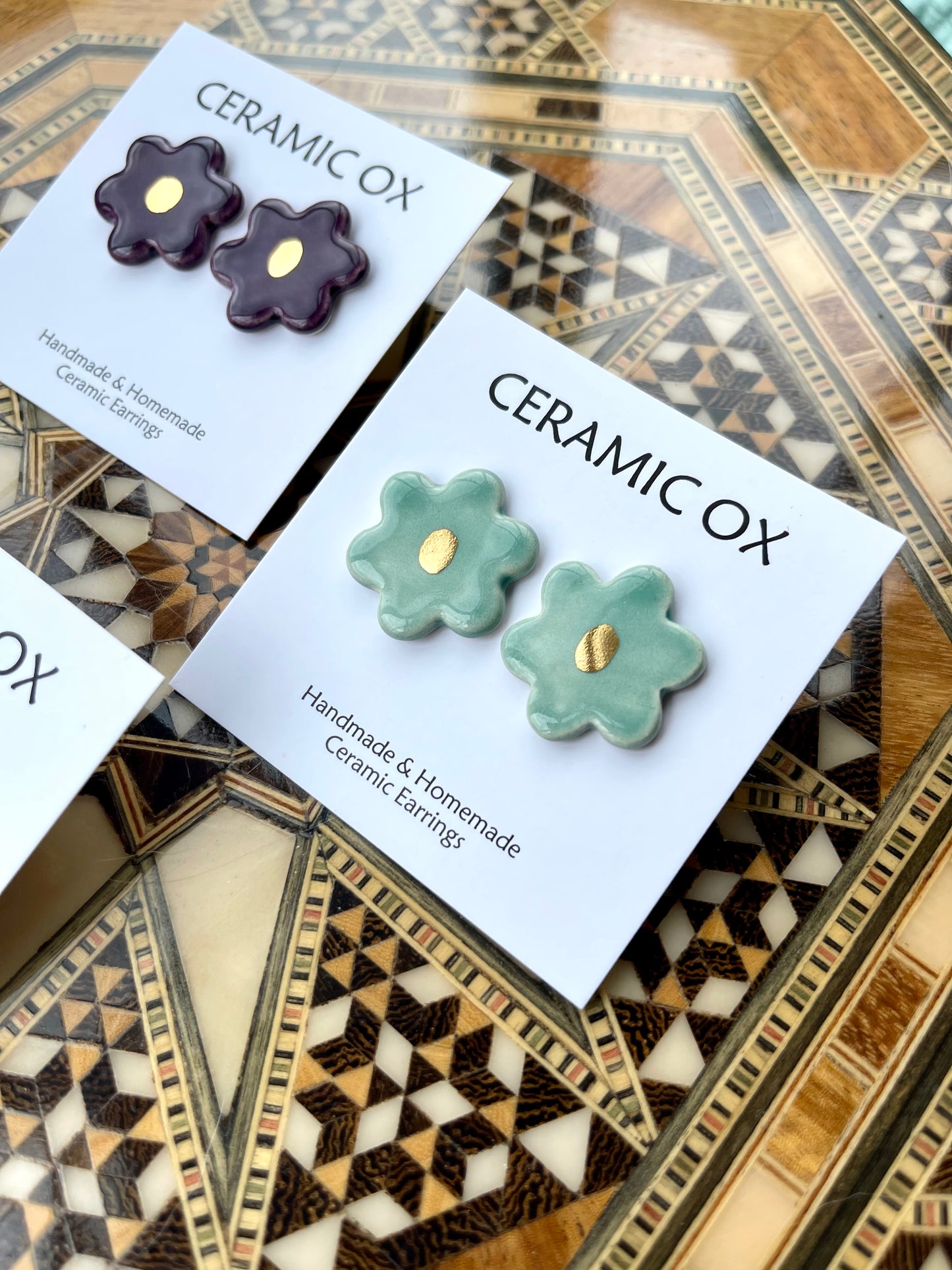 Daisy flower studs